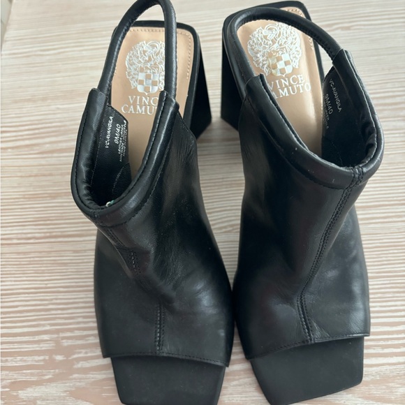 Vince Camuto Sandals - Picture 2 of 3